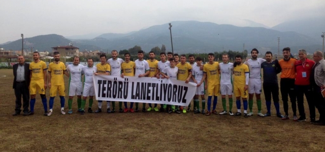 Amatör Lig'de Futbolcular Terörü Lanetledi!