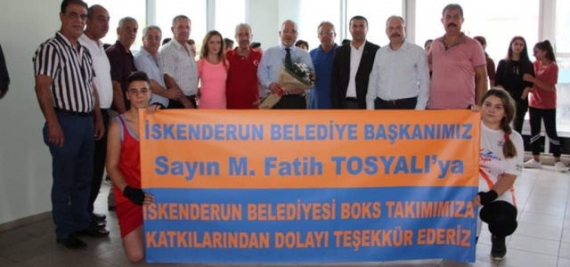 Boksörlerden Başkan Tosyalı'ya Teşekkür