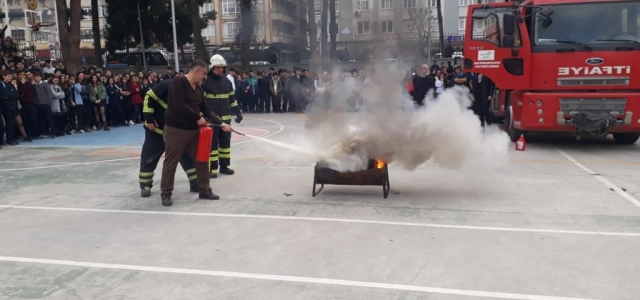 Öğrenciler Yangın Tatbikatı İle Bilinçlendirildi