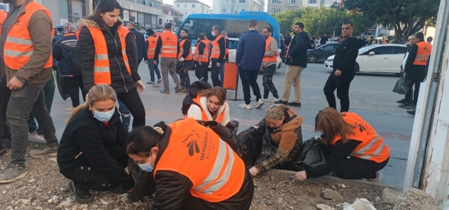 ‘SİGARA İZMARİTİNİ ATANLARA 15 BİN TL CEZA KAPIDA!'