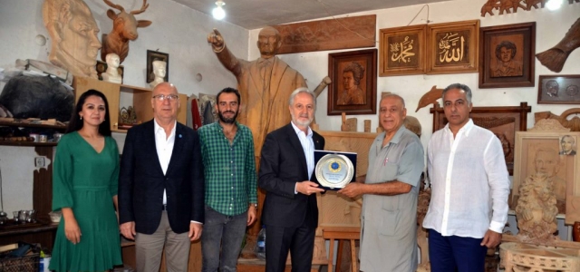 Yılın Ahisi Behzat Böke'ye İTSO'dan Plaket