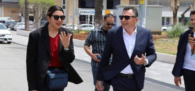 Başkan Dönmez Fulya Öztürk'e Konuştu
